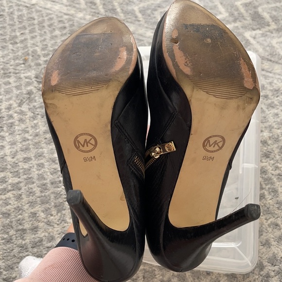 MICHAEL Michael Kors Black Ankle Booties - Picture 7 of 7